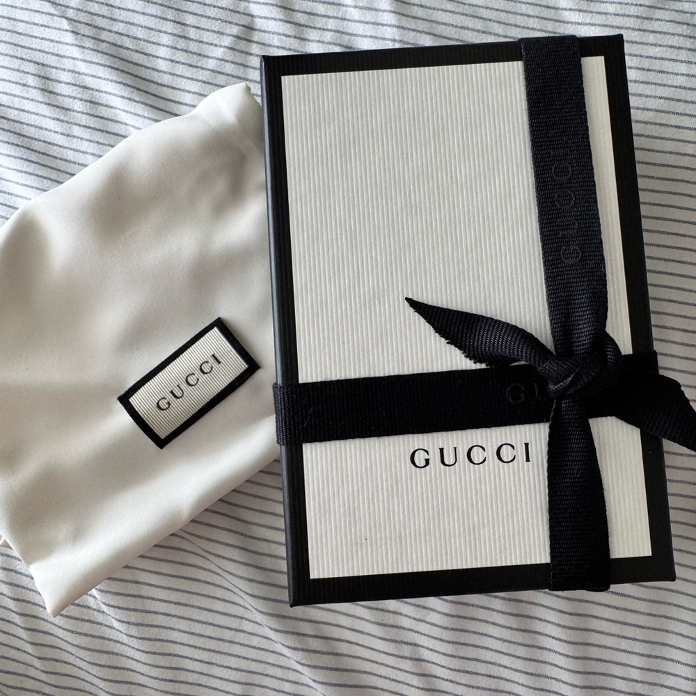 Gucci Black Pebbled Leather Wallet with Gold Double G - Picture 8 of 9
